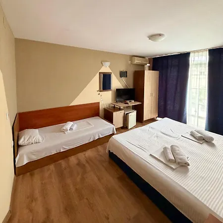 Santorini Hotel *